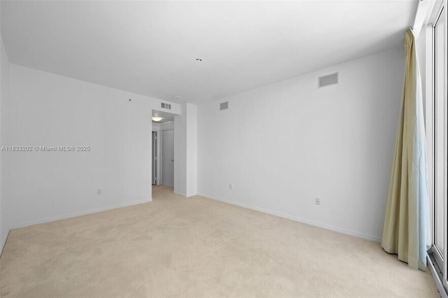 Building Photo - 9601 Collins Ave