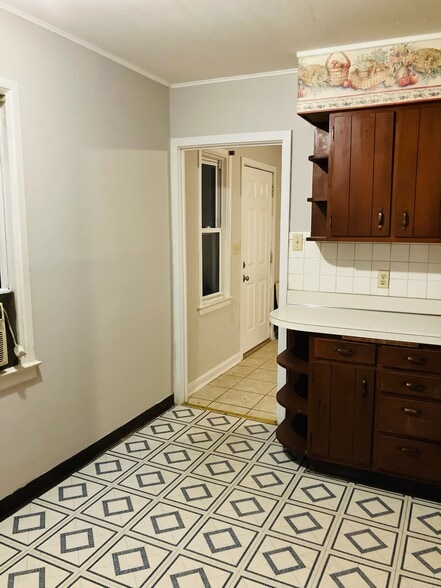 Building Photo - 2633 Knox Ave