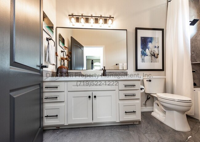 Building Photo - Gorgeous 4 Bedroom House in Pine Creek