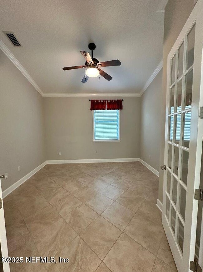 Building Photo - 943 Hazeltine Ct