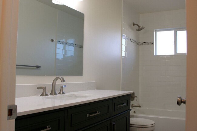 Building Photo - Newly Renovated 3 Bedroom, 1 Bath Duplex – in Lehi!