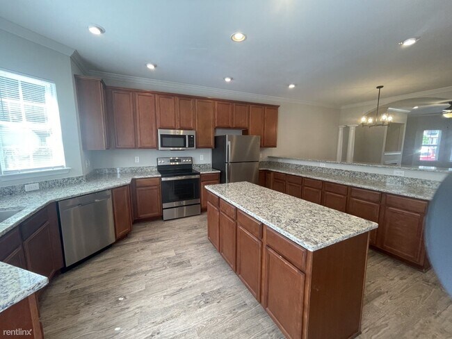 Building Photo - 3 br, 2.5 bath House - 204 Maynard Summit Way