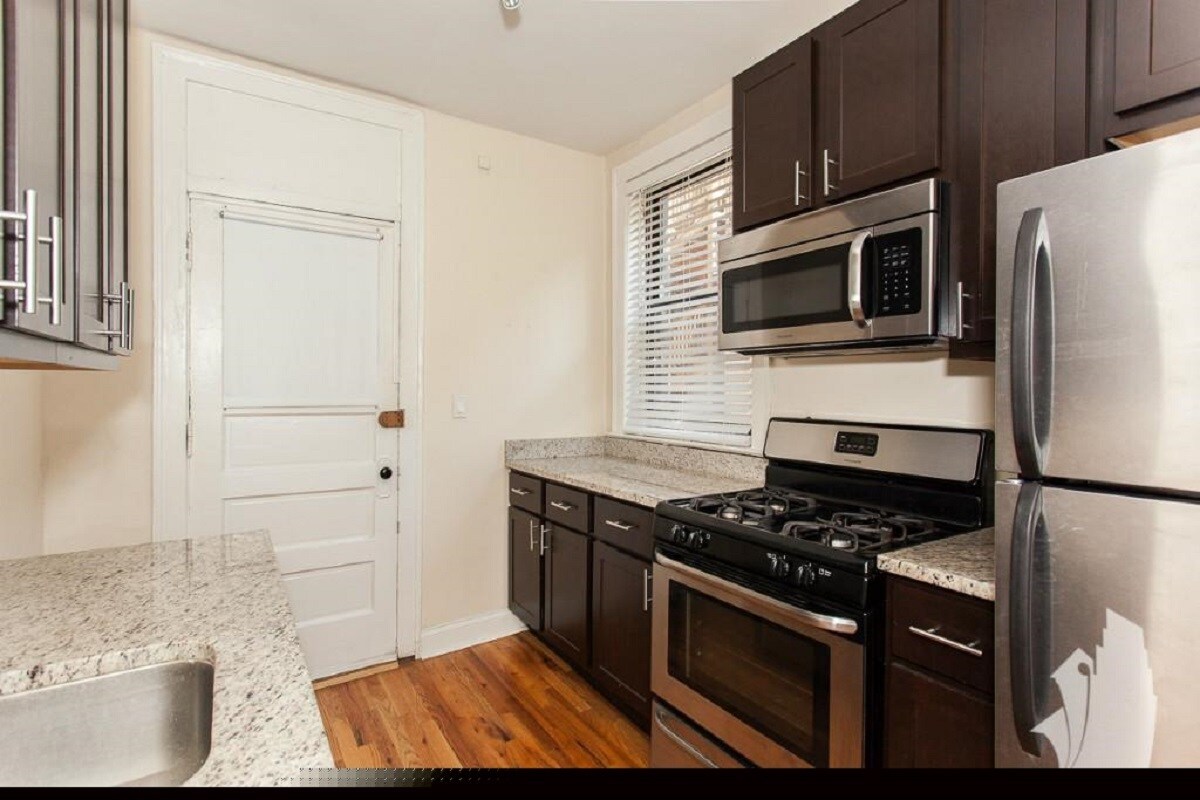 Building Photo - 4725 N Leavitt St