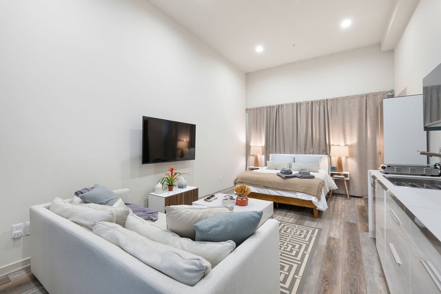 Building Photo - 3615 2nd Ave NW