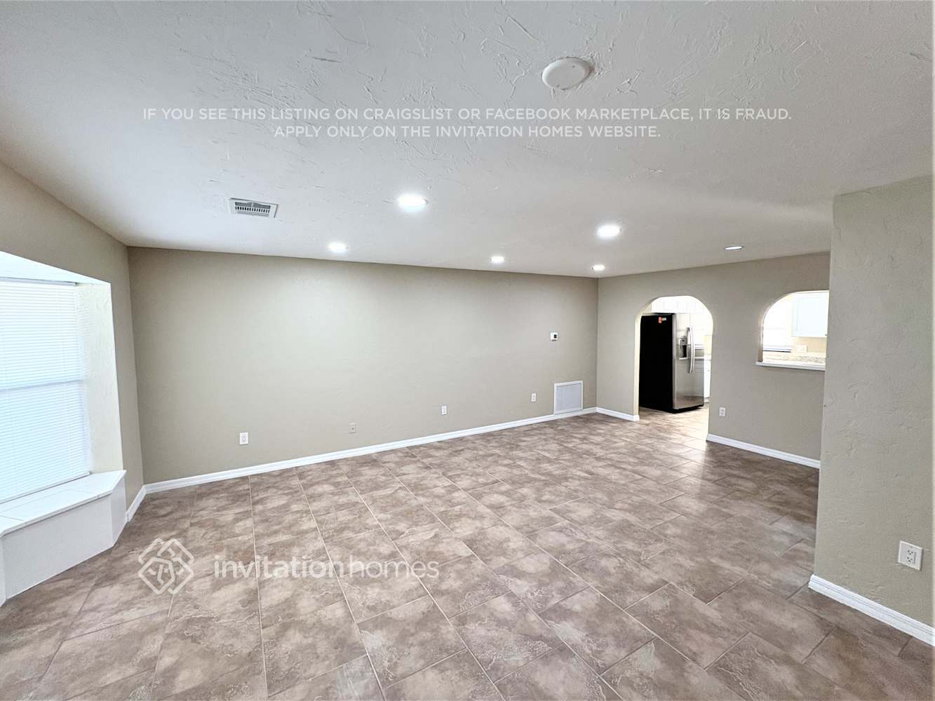 Building Photo - 2401 24th Way