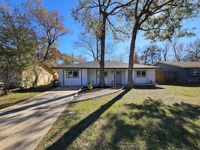Building Photo - 307 Hildred Ave
