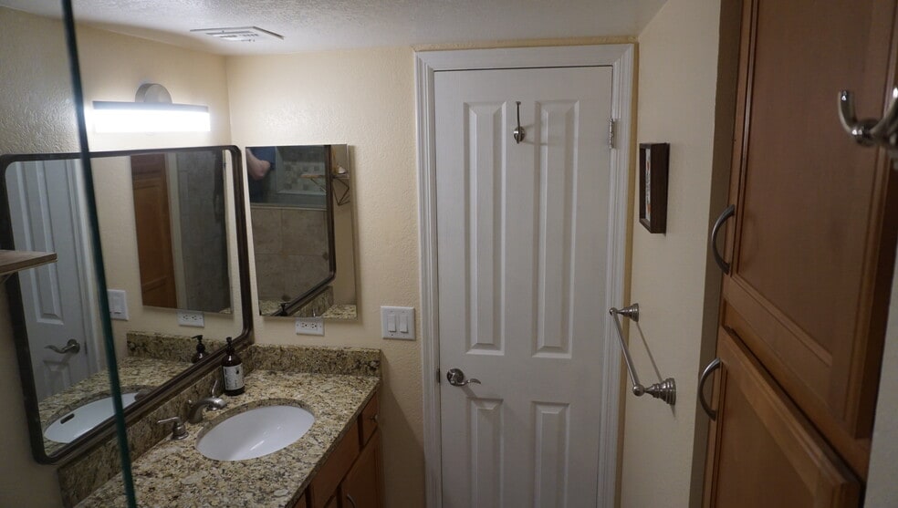 Master Bath - 200 E Southern Ave