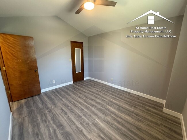 Building Photo - 2703 Mayflower Dr