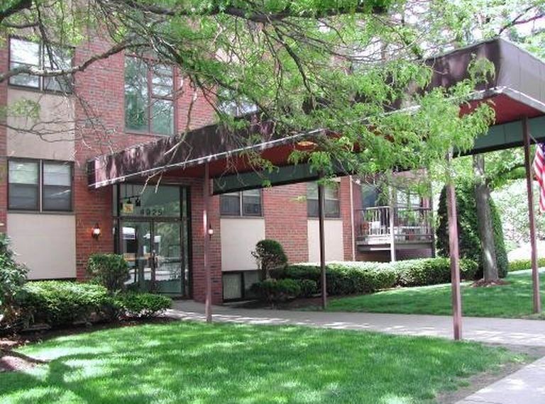 Building Photo - 4925 Washington St