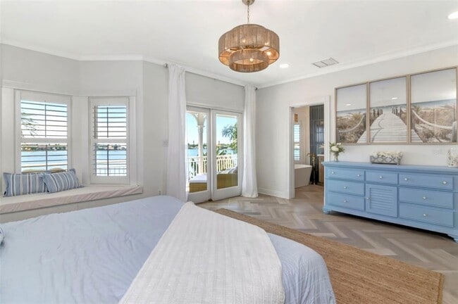 Building Photo - 644 Boca Ciega Isle Dr