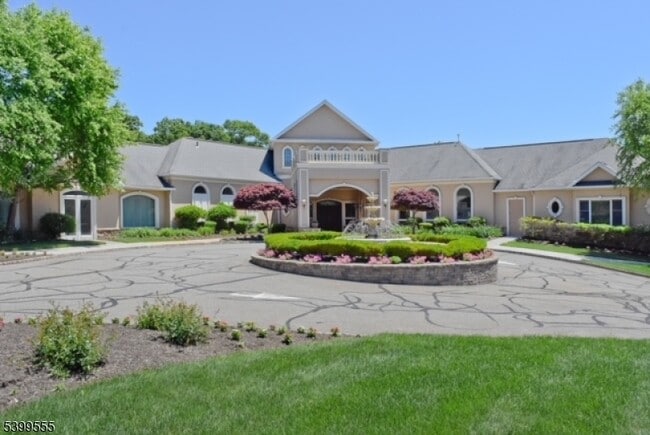 Building Photo - 1104 Carter Dr