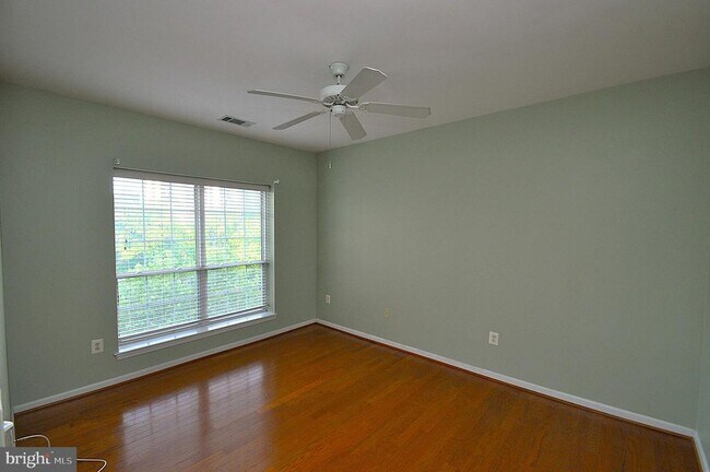 Building Photo - 4550 Strutfield Ln
