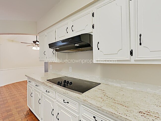 Building Photo - 1804 Mercedes Pl