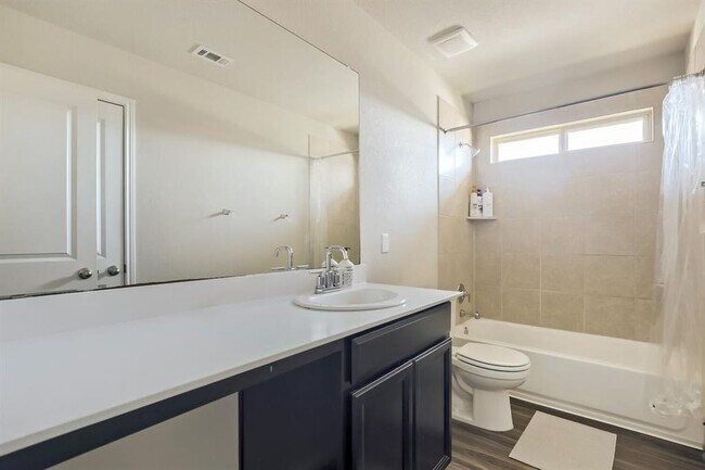 Building Photo - 5547 Bellissima Way