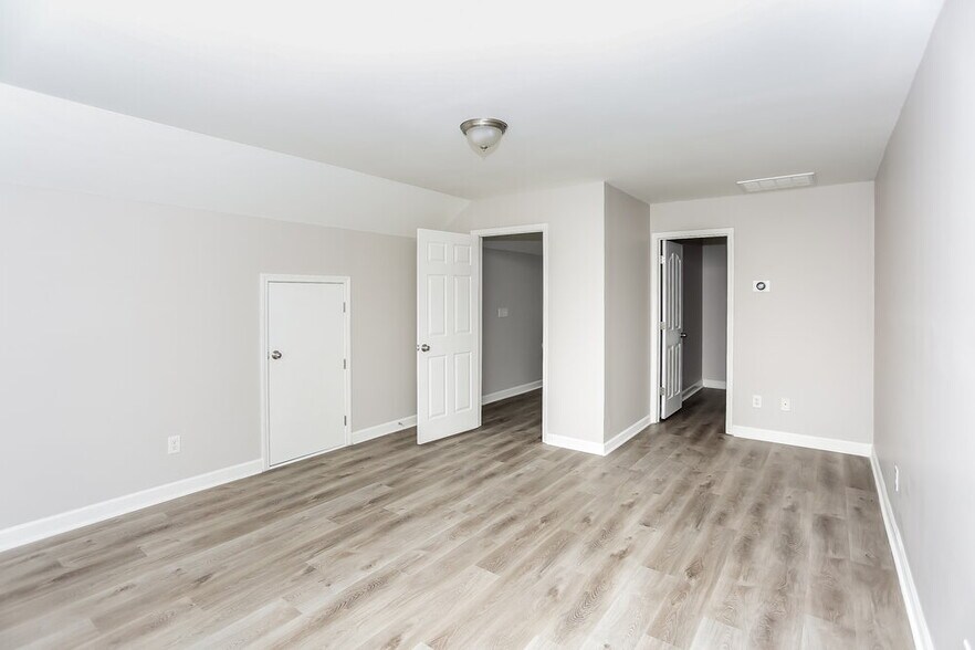 Building Photo - 6754 Thistle Down Dr