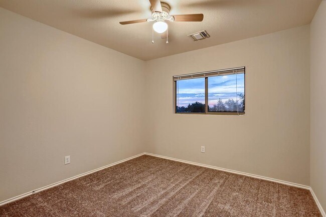 Building Photo - 1813 Paseo Verde Dr