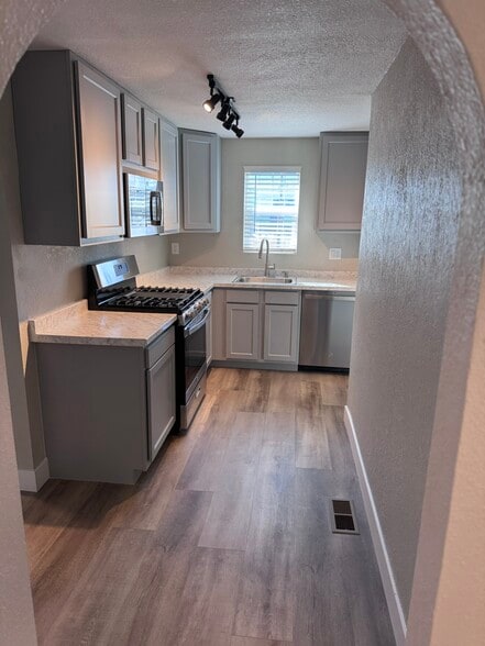 Kitchen - 5190 Washington St