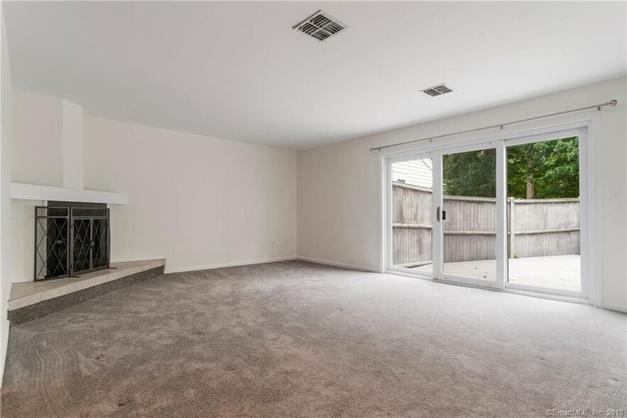 Building Photo - 92 Limewood Ave