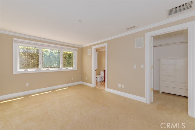 Building Photo - 9772 Crestview Cir