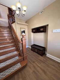 Building Photo - 327 Ash St