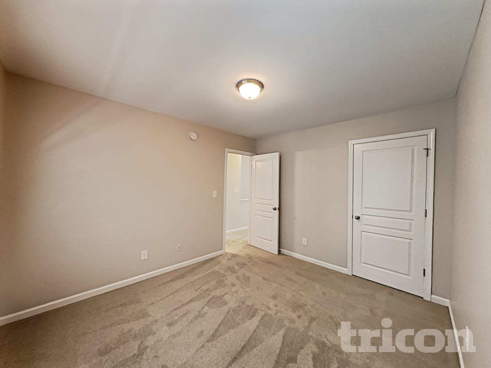 Building Photo - 553 McCarthy Dr