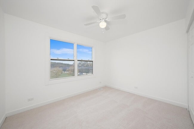 Building Photo - 9771 W 143rd St