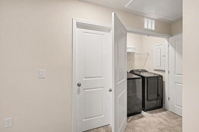 Building Photo - 909 Falls Grove Trl