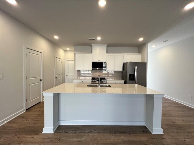 Building Photo - 7313 Mulberry St