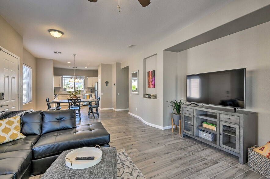 Building Photo - 8226 S Hidden Trail Ct