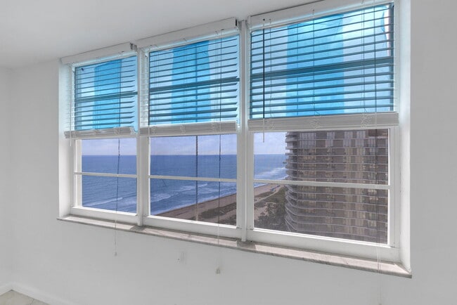 Building Photo - 750 N Ocean Blvd