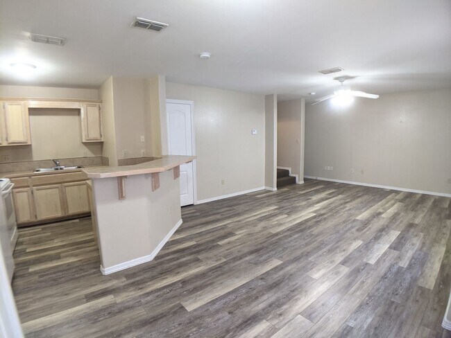 Building Photo - 721 Sonesta Ct