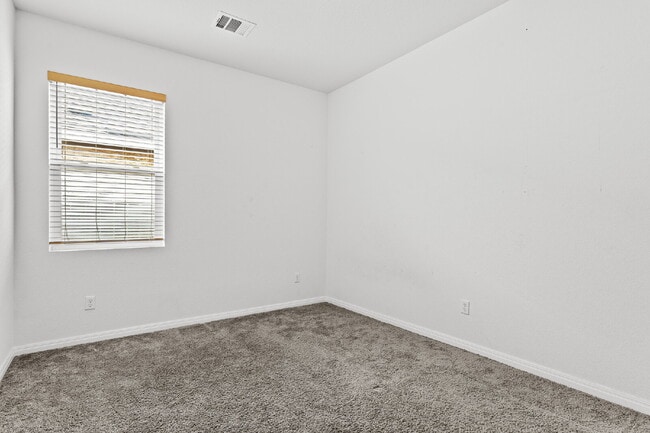 Building Photo - "Charming 3-Bedroom Home with 2 Baths in San Marcos – 1821 Sq Ft of Comfort!"