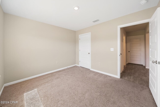 Building Photo - 5817 Viking Wy