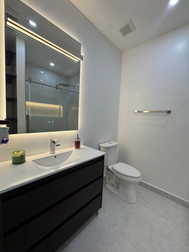 Building Photo - 8366 SW 37th St