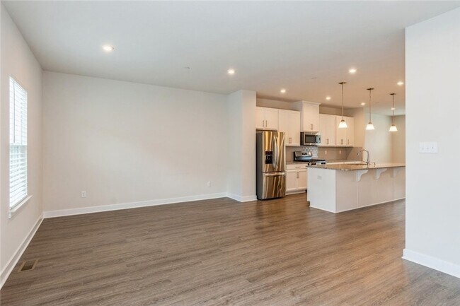 Building Photo - 4602 Spruce Rd