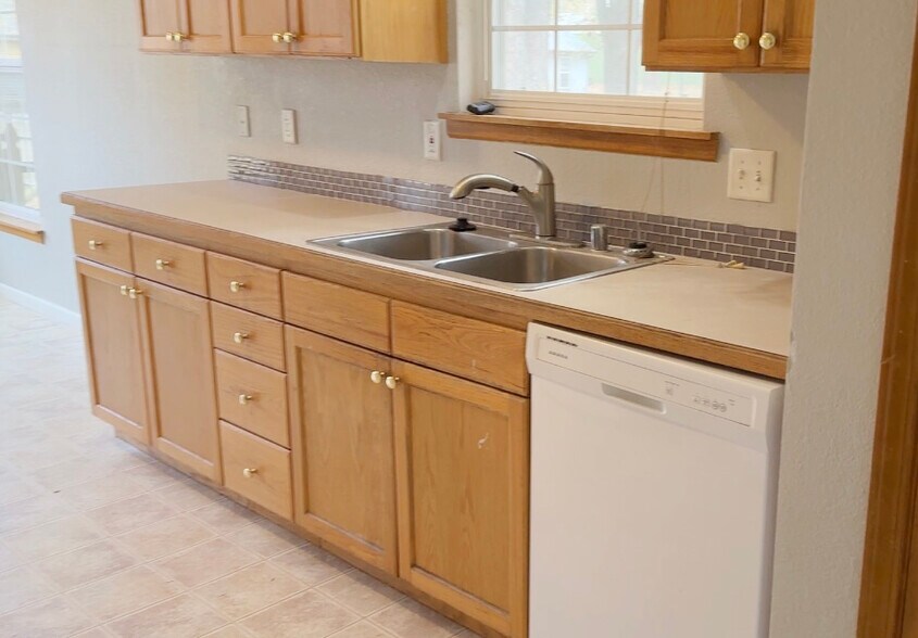 Building Photo - 847 Locust St