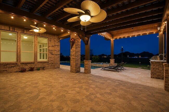 Building Photo - 19903 Oakland Knoll Cir