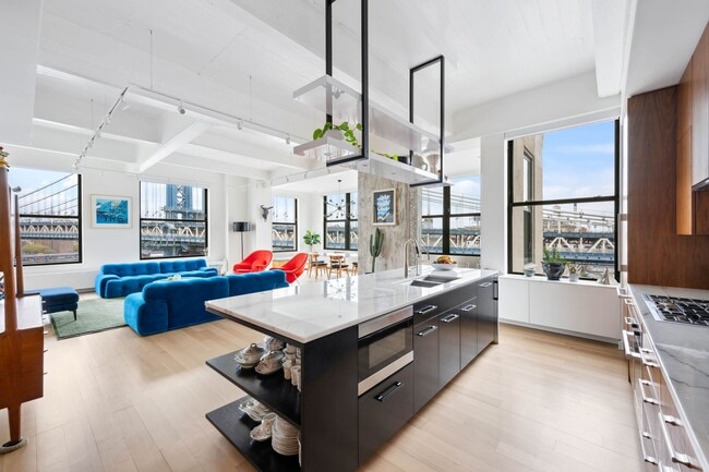 Building Photo - 1 Main St