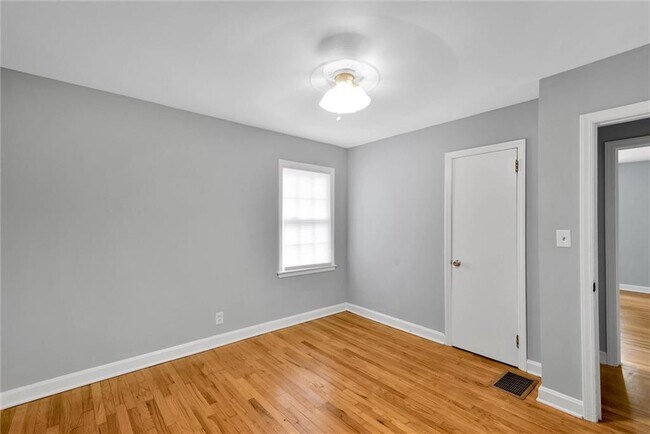 Building Photo - 1857 Fern Creek Ln NE