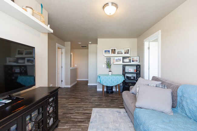 Building Photo - 136 Bull Frog Dr