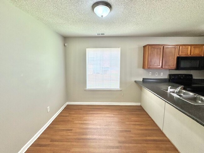 Building Photo - SterlingRidgeDr10268