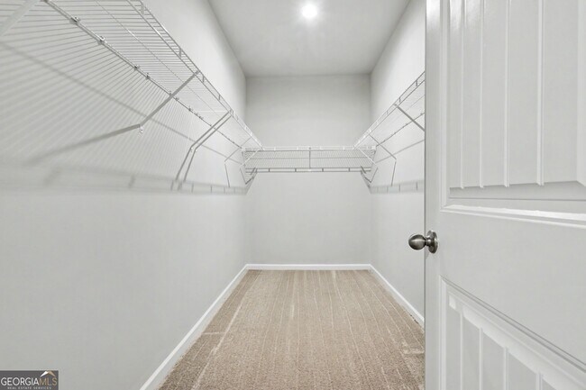 Building Photo - 270 S Ridge