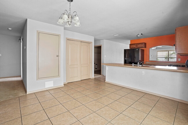 Building Photo - 12858 Hueco Hill Dr