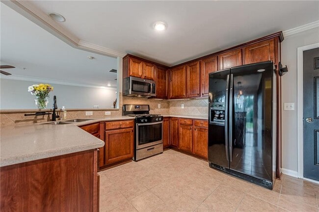 Building Photo - 300 Balaban Cir