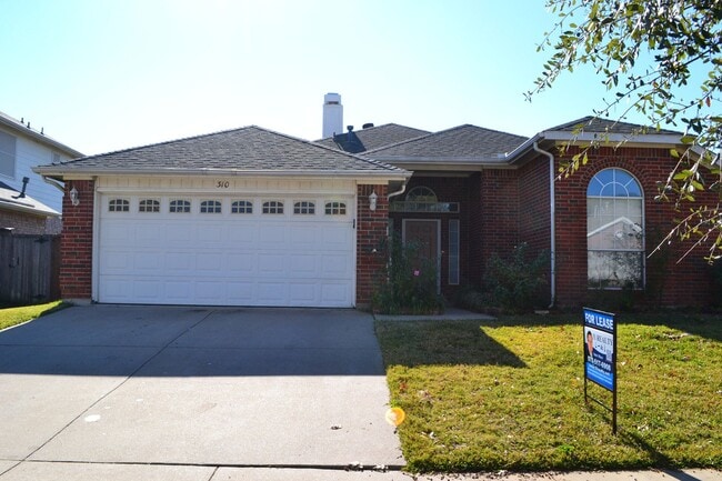 Primary Photo - House For Lease in Arlington