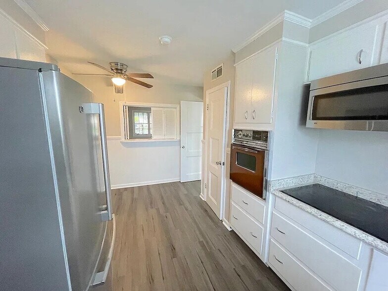 Building Photo - 9 Berkley Pl