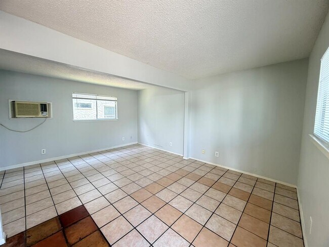 Building Photo - 2609 E Cesar Chavez St