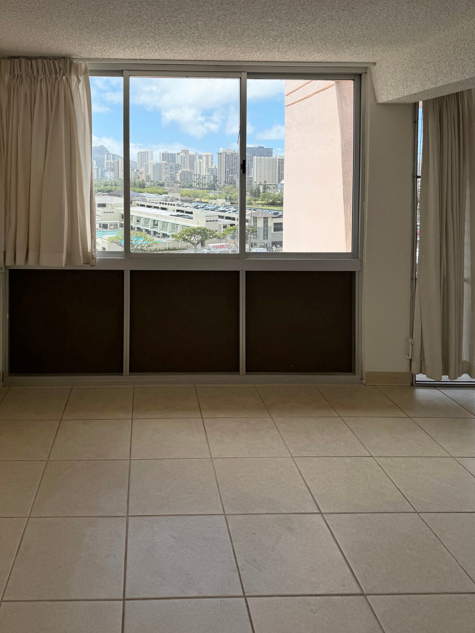 Master Bedroom A - 2439 Kapiolani Blvd