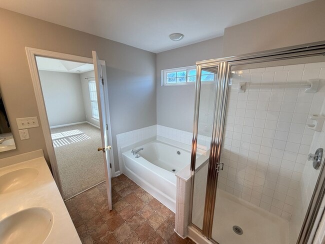 Building Photo - Charming 3BR Townhome in Sought-After Harrisburg Town Center