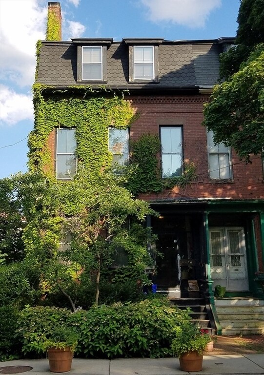 Building Photo - 102 Ellery St